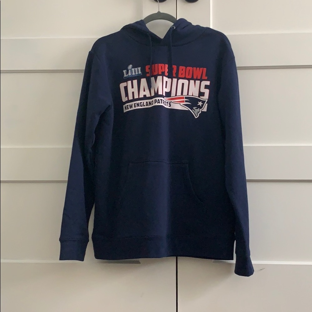 Patriots Super Bowl champs navy blue sweatshirt